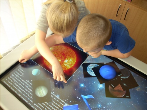 Детям о космосе: интерактивное занятие SMART Table