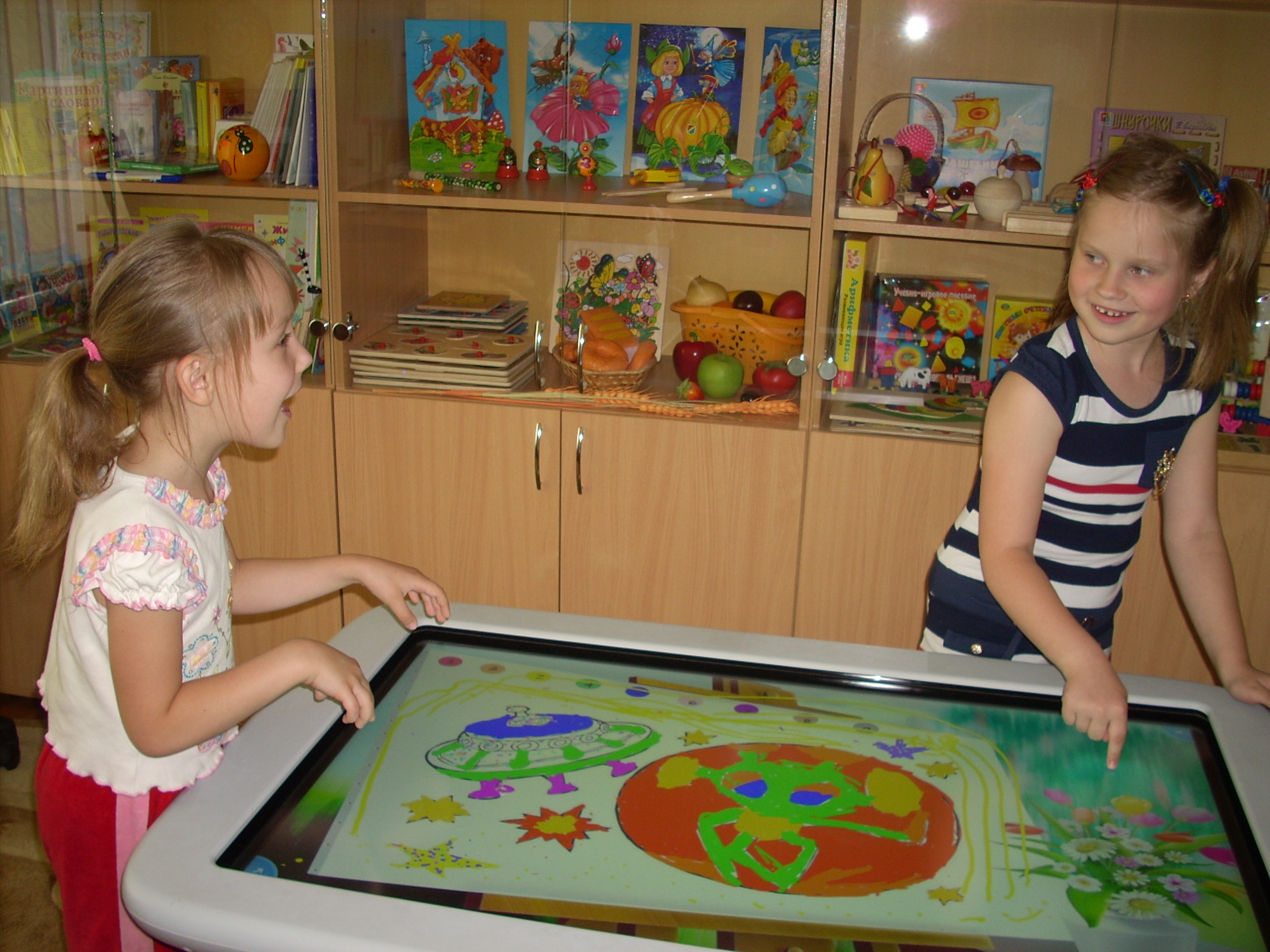 Мультимедийный стол для детского сада